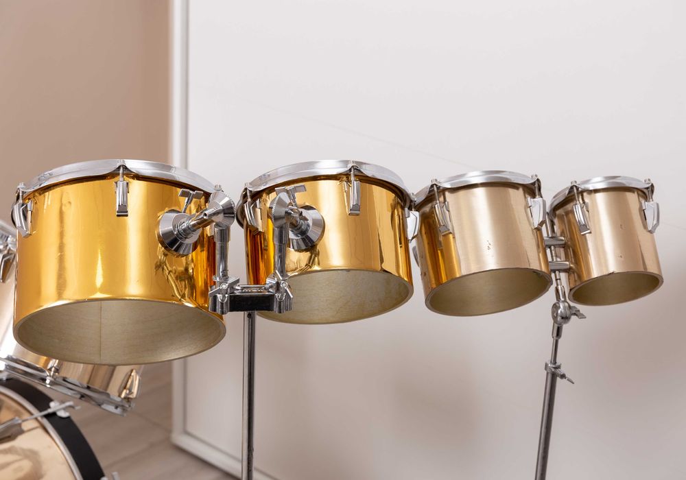 Tomy - bębny - AMATI 6" i 8" oraz 10" i 12" oraz dwa statywy  OKAZJA !