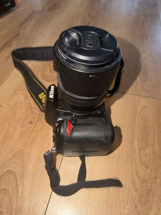 Listrzanka Nikon D7000 z obiektywem Nikkor