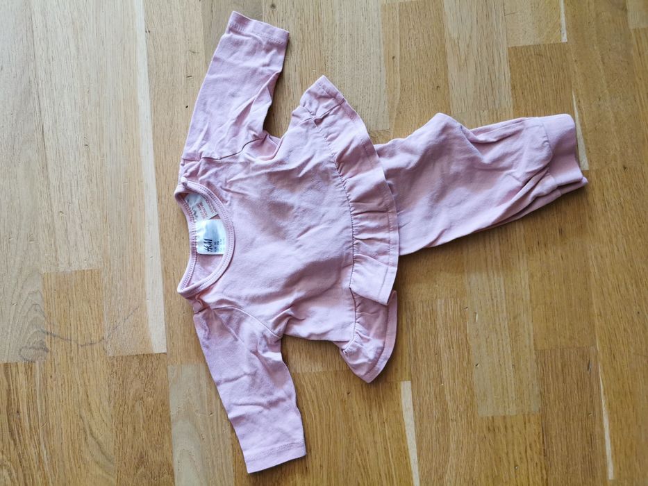 Piżamki niemowlęce hm