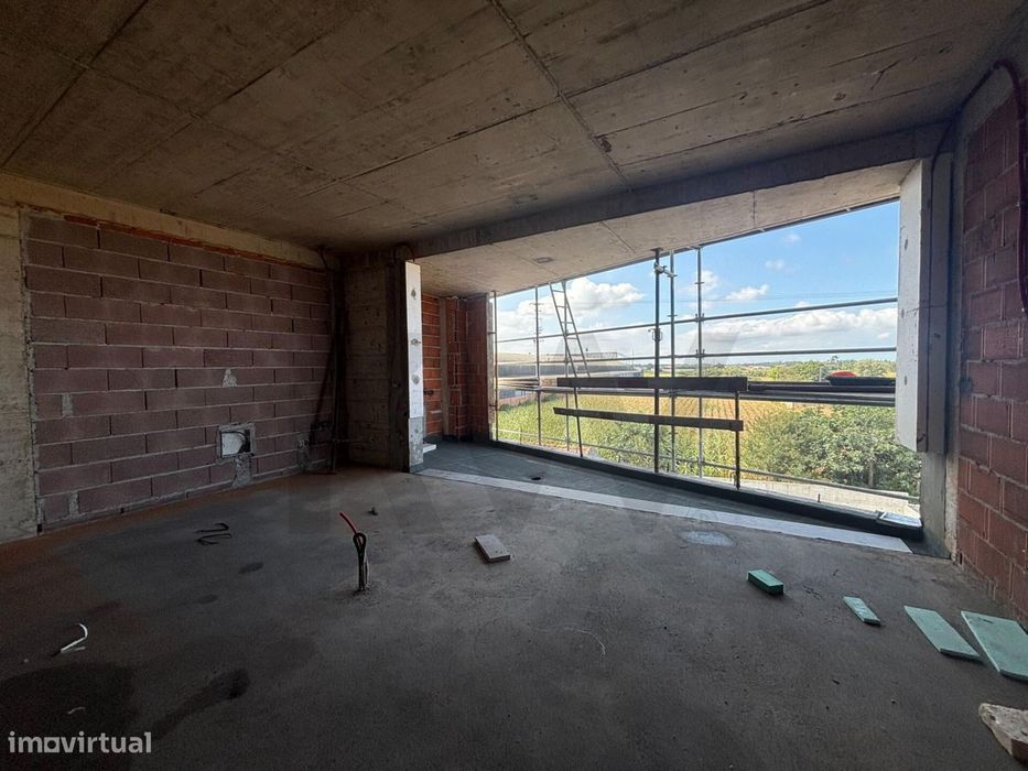 Apartamento T3 IMPLEX e 2 Lugares de Garagem