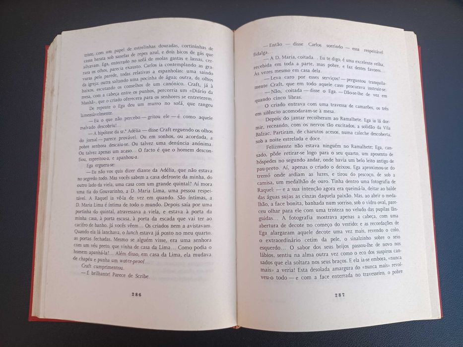 Livro "Os Maias", de Eça de Queiroz