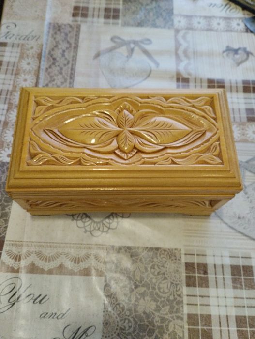 Шкатулка деревянная
