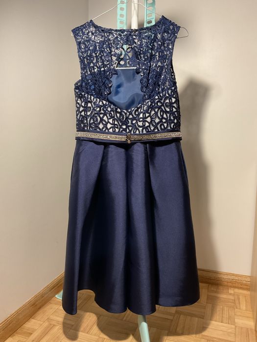 Vestido de festa Betzzia azul escuro com renda e lantejoulas