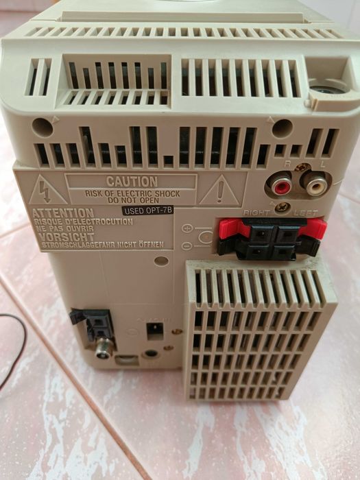 Wieża JVC UX-T770R z kolumnami i pilotem