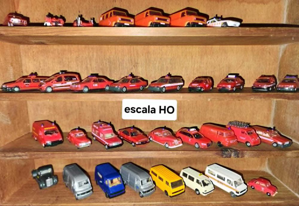 Carrinhos á escala HO de diversas marcas para modelismo