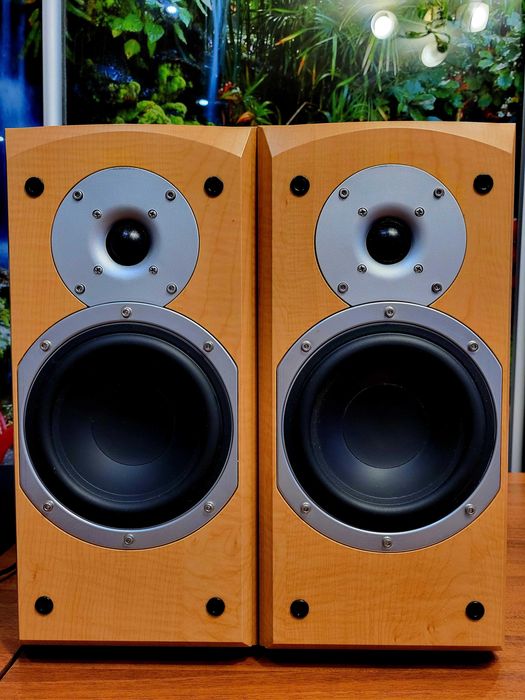 Колонки KF-21 (цвет бук) — состояние идеальное