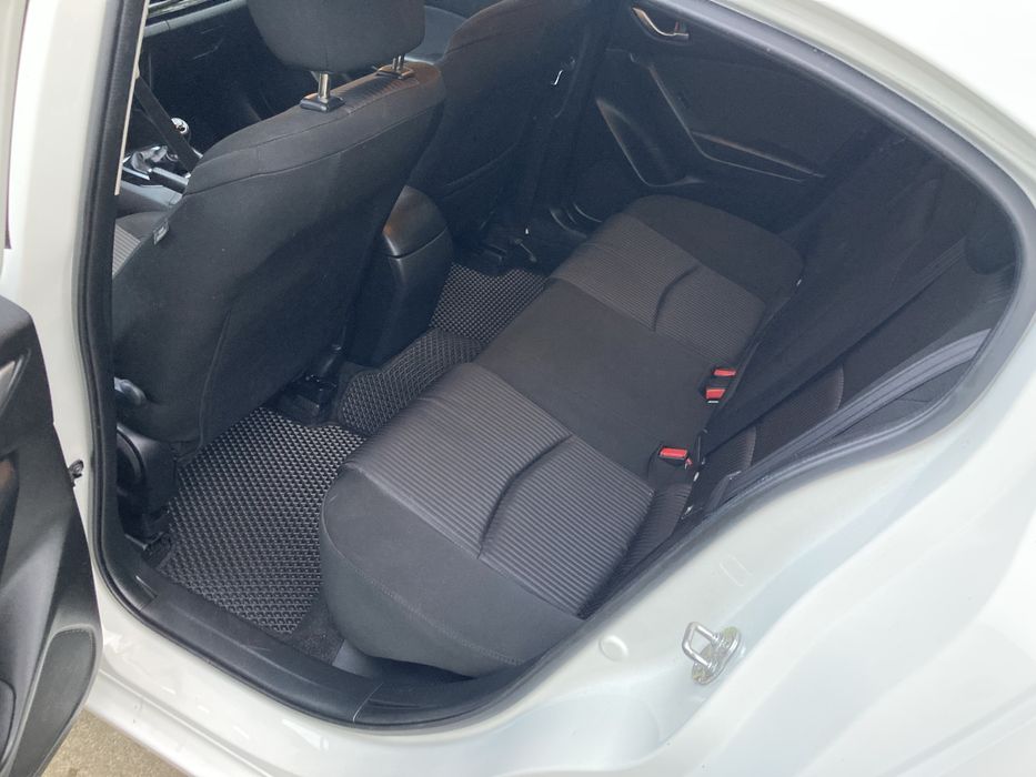 Мазда 3, дизель 2.2, 2015 року