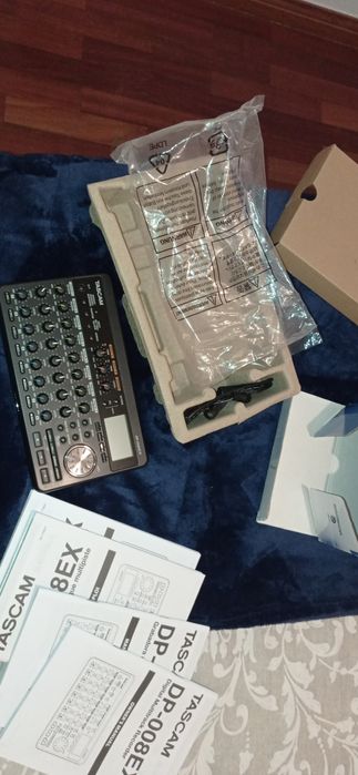 Gravador digital Tascam 8 faixas DP-008EX. Novo na caixa.