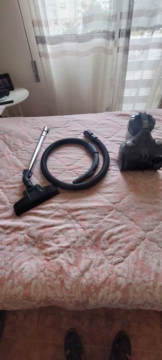 Vendo aspirador muito pouco usado