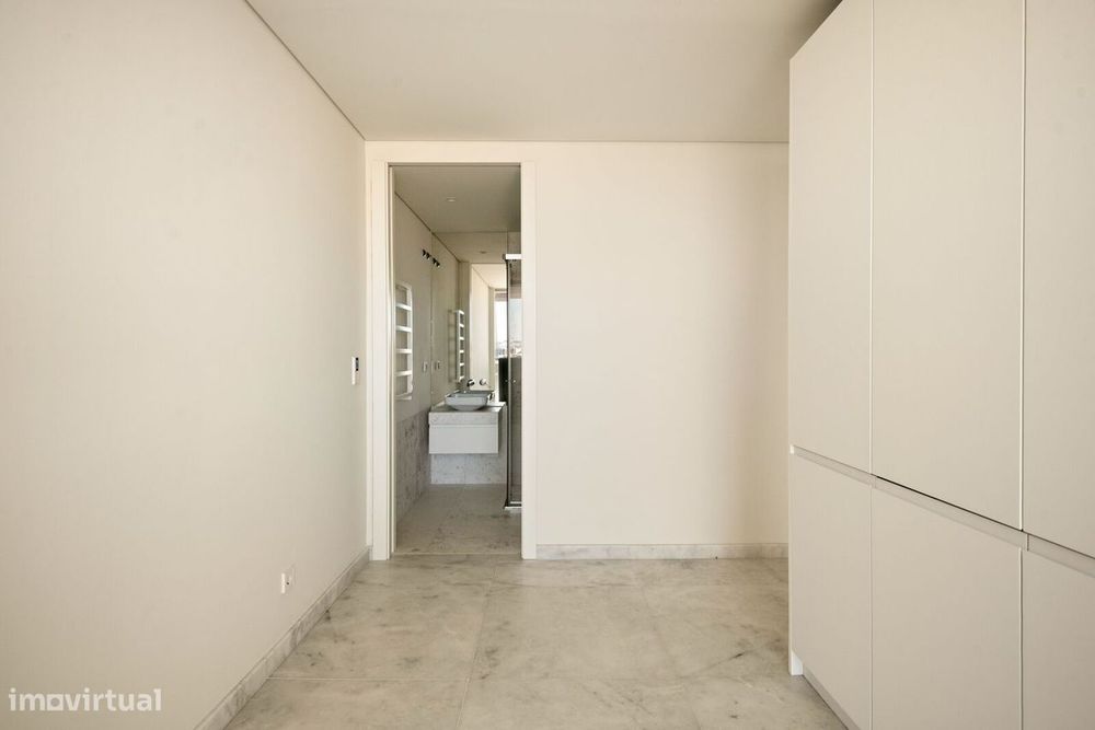 Apartamento T4 + 1 com piscina, Nova Campolide, Lisboa