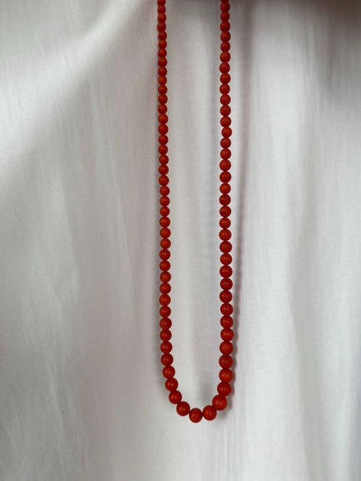 Бусы натуральный коралл и золотая застежка