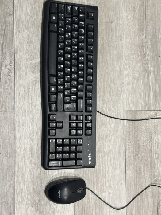 Клавіатура Logitech K120 + миша Logitech