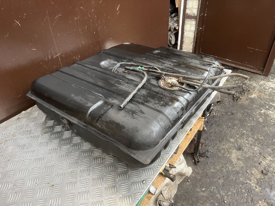 Крайслер Chrysler Voyager год 93 бак бензобак