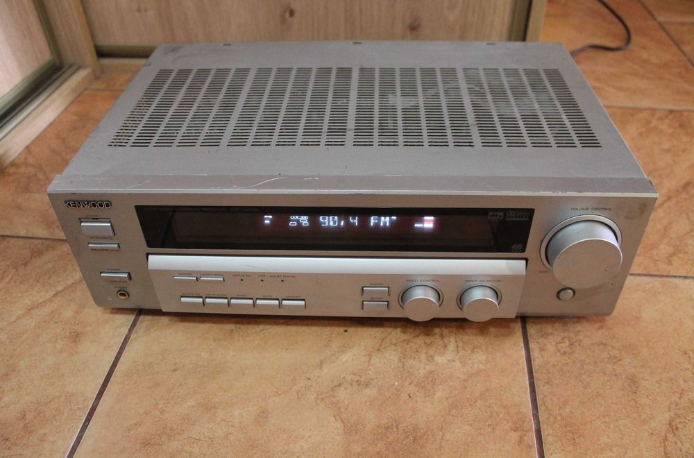 Amplituner 5.1 Kenwood KRF-V4070D uszkodzony