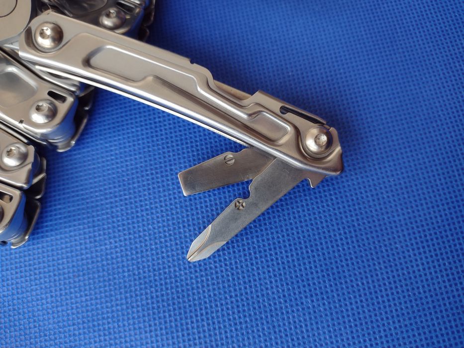 Мультитул Leatherman Rev