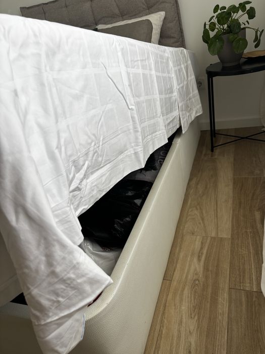 Cama com arrumação + colchão