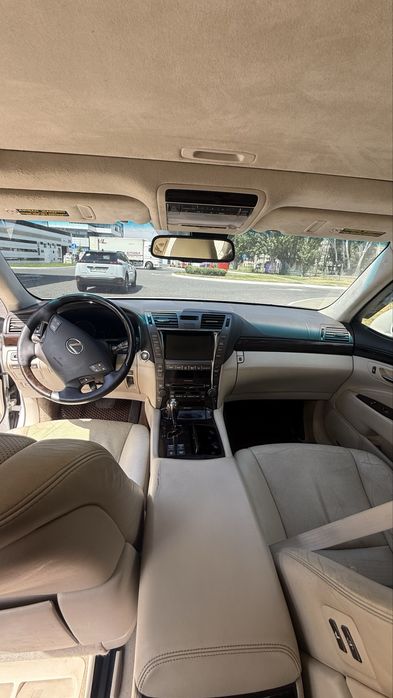 Lexus ls 600 hl в очень хорошем состоянии весь в родной краске!