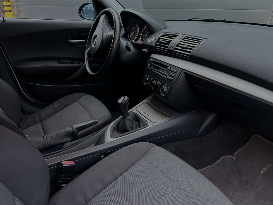 Bmw 1 e81 2007 biała * klima* szyberdach* PDC