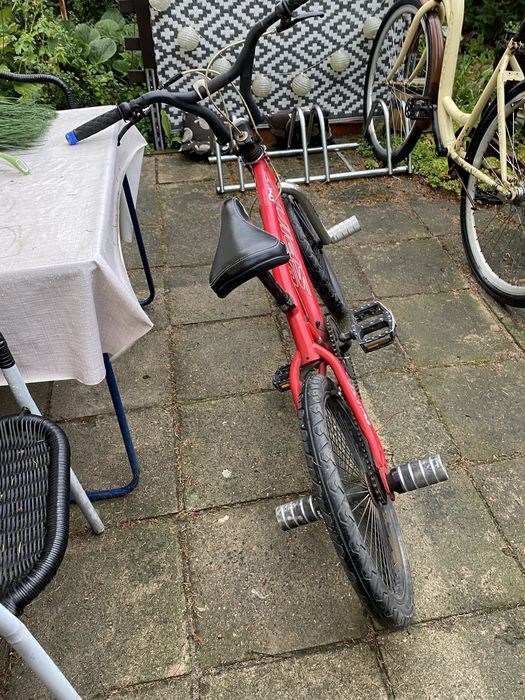 Sprzedam bmx czerwony