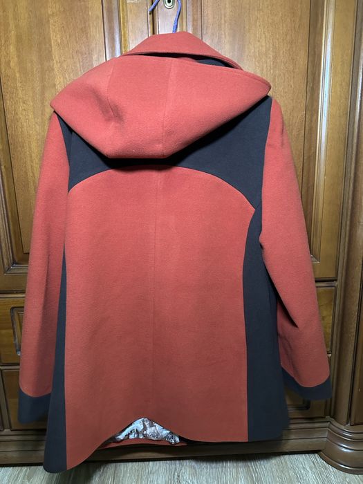 Пальто  жіноче розмір 56