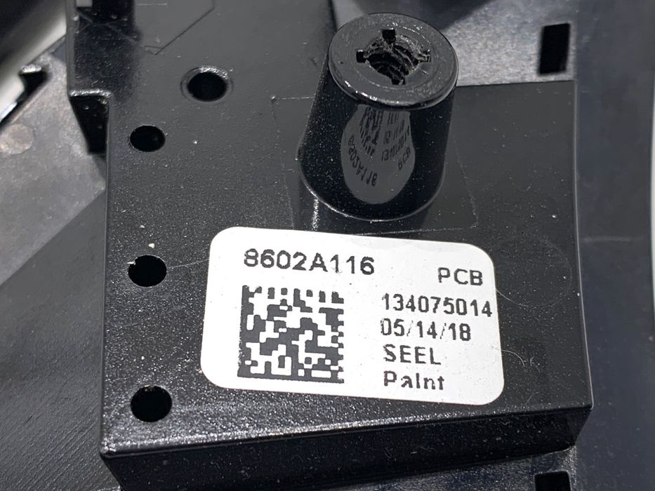 PRZEŁĄCZNIKI KIEROWNICY MITSUBISHI ECLIPSE 8602A116 WŁĄCZNIK