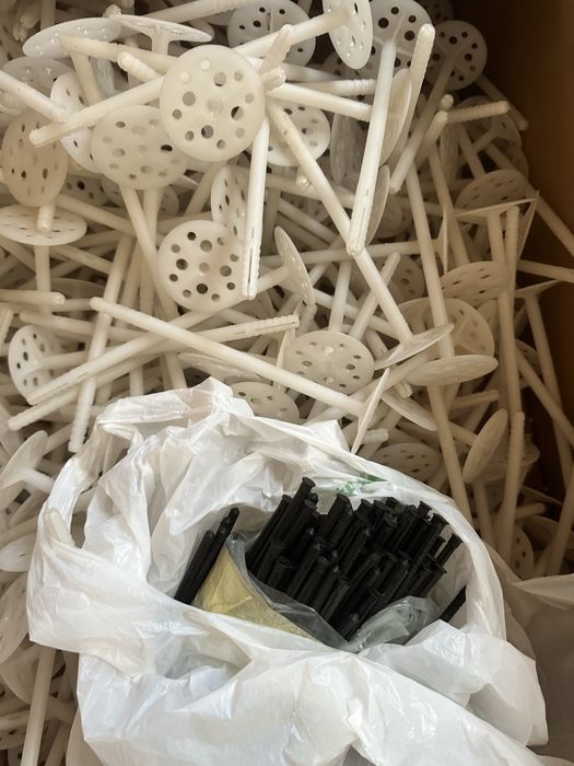 Kołki do styropianu 10x200mm Wkrętmet 375 szt + 203 trzpieni