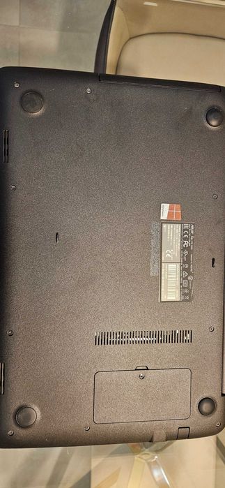 Portátil ASUS (Modelo X556UF) - Excelente estado e com SSD