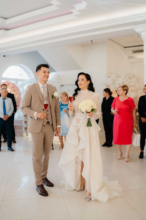 Suknia ślubna rybka z trenem