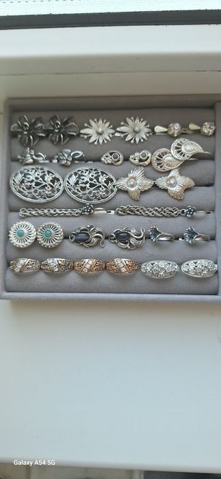 Продаю женские серебряные серьги