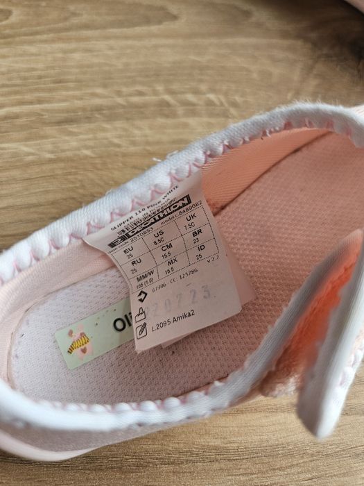 Kapcie dziewczęce do przedszkola