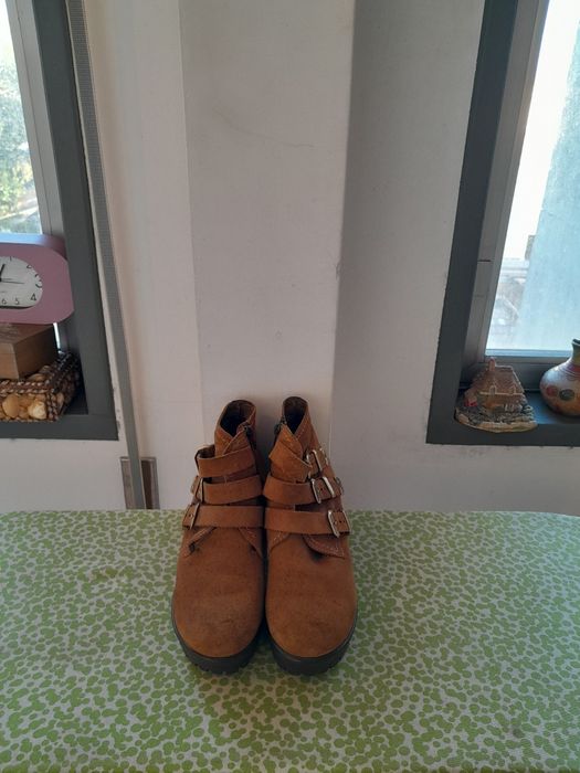 Vendo Botas de Senhora BLUE WAY muito bonitas como novas
