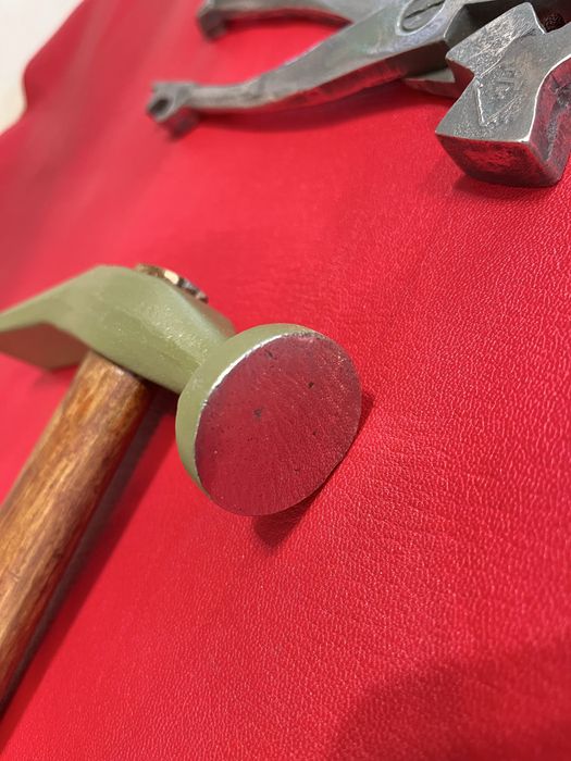 Сапожные материалы  ,антиквариат для кожи ,затяжные ссср новые,