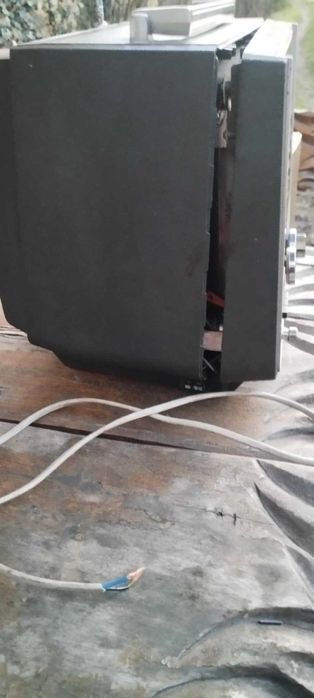 Telewizor przenośny SONY Solid State retro PRL