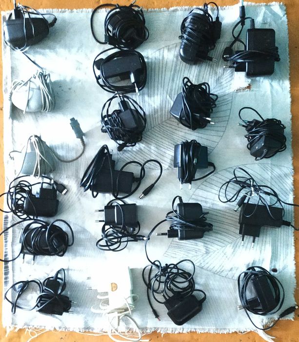 Продам блоки питания для  телефонов.