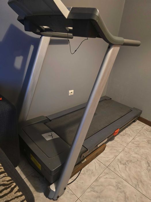 Maquina de correr dobrável