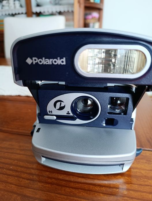 Polaroid Camera453338086140825600