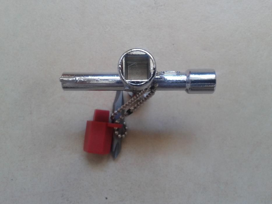 Chave universal para elevador caixas de luz, água, etc. Nova.64738815977986123