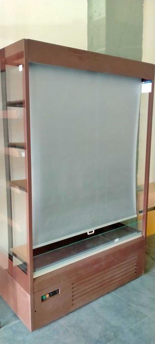 Продам холодильну вітрину