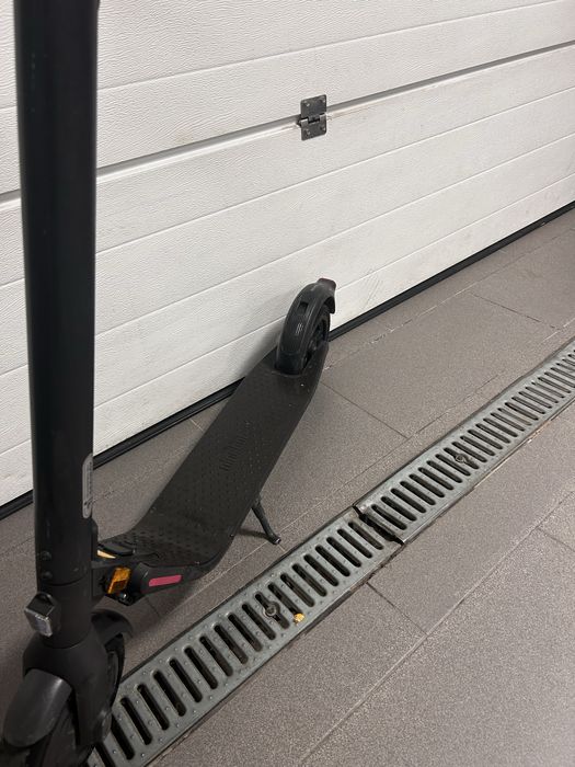 Hulajnoga elektryczna ninebot kickscooter E
