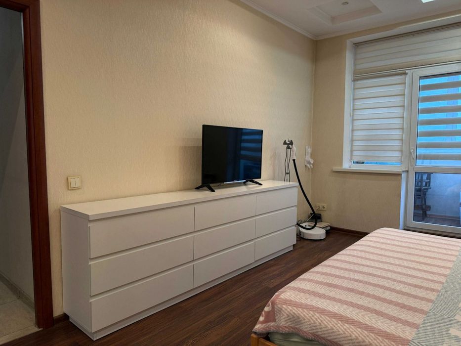 Продам 2х ком. полнометражную кв-ру в центре, ул. Сталеваров 4/4