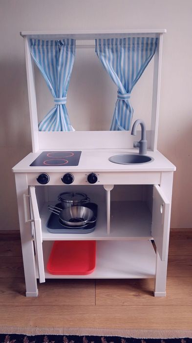 Дитяча кухня IKEA SPISIG з посудом (як нова)