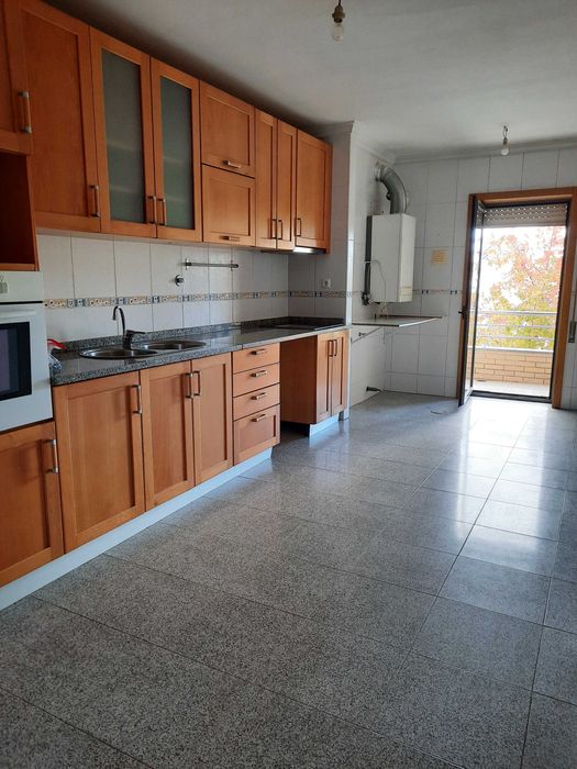 T3 Excelente apartamento (rotunda dos touros)