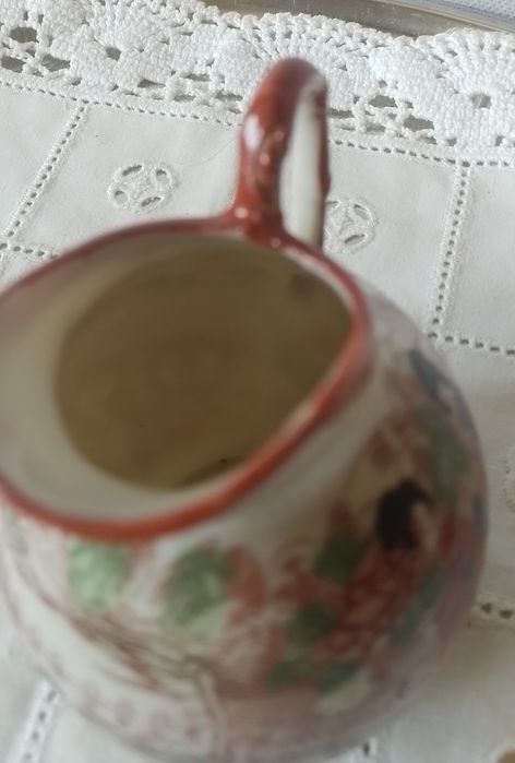 Leiteira em porcelana japonesa