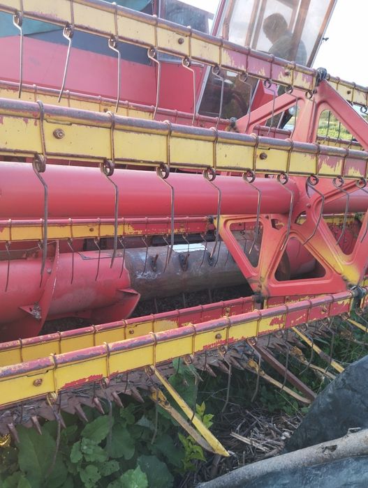 Комбайн Massey Ferguson 440