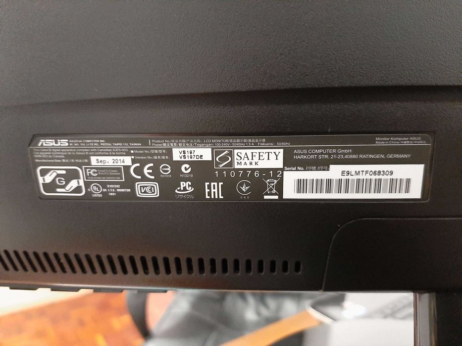 Monitor ASUS 18.5 polegadas (versão VS197DE) + cabos