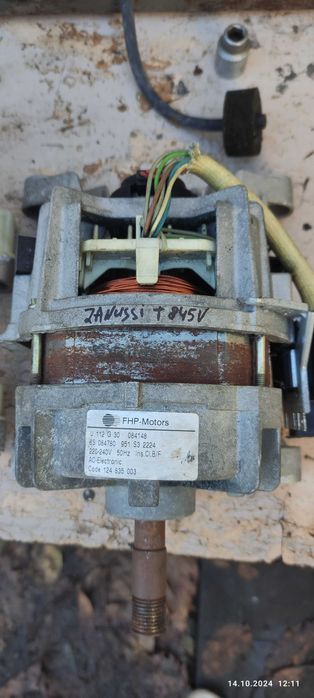 Двигуни для пральних машин Indesit,Whirlpool, Zanussi,Samsung