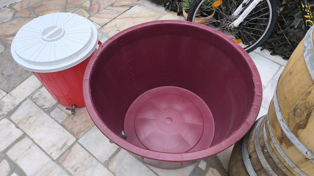 Pipas de vinho e dorna