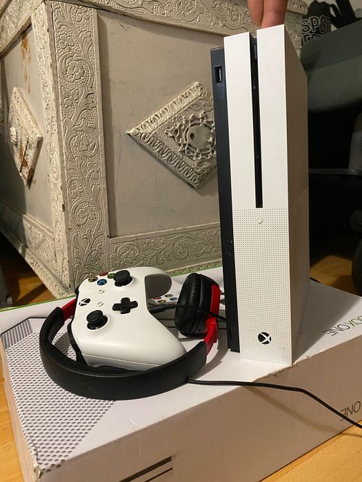 Xbox One S videojogo