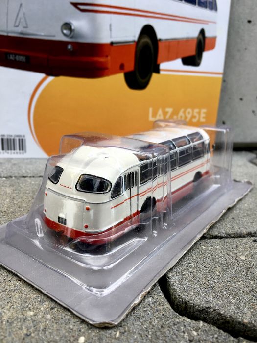 Czasopismo LAZ 695E-kultowe autobusy PRL,auta,model,kolekcja,zabytek