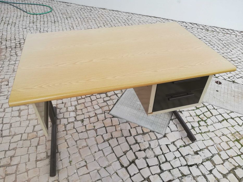 Srecetaria para escritorio,  Comp 1,20M x Larg 0.75M x Alt 0,72M